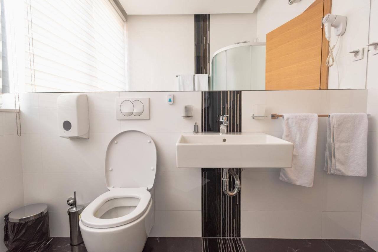 Hotel Stobex Loznica Rom bilde