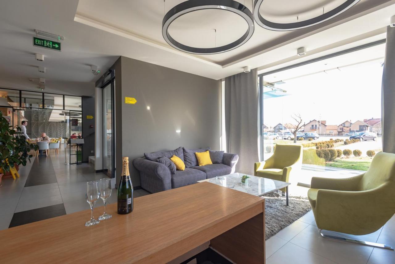 Hotel Stobex Loznica Eksteriør bilde